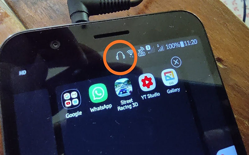 Headphone icon on my phone